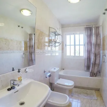 Cozy Refugio - 2 Bedrooms, Free Wifi, Pool, Golf And Ocean View * 칼레타데푸스테